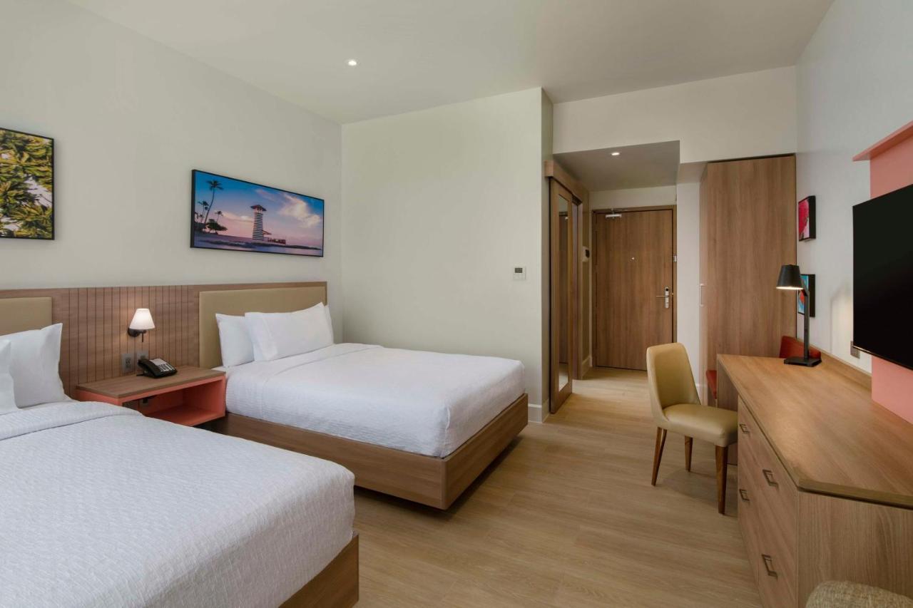 Hilton Garden Inn 拉罗马纳 外观 照片