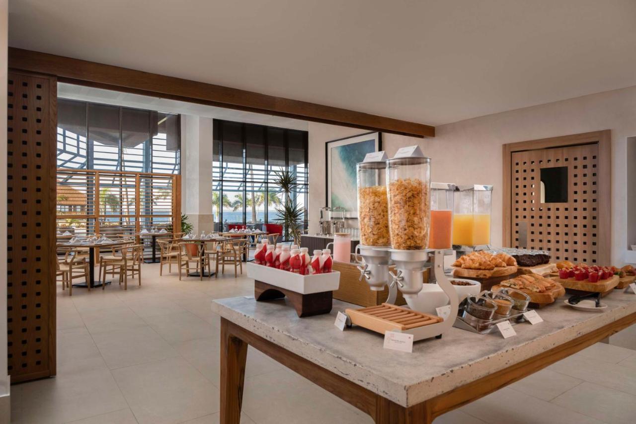 Hilton Garden Inn 拉罗马纳 外观 照片