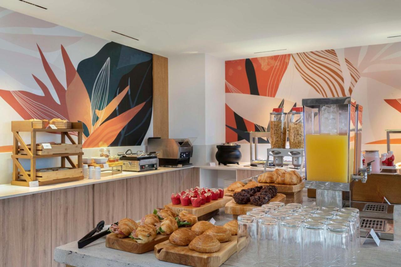 Hilton Garden Inn 拉罗马纳 外观 照片