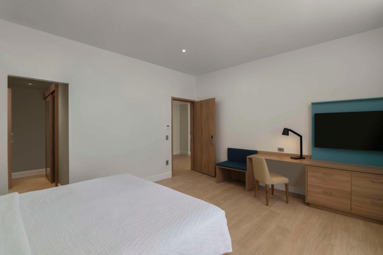 Hilton Garden Inn 拉罗马纳 外观 照片